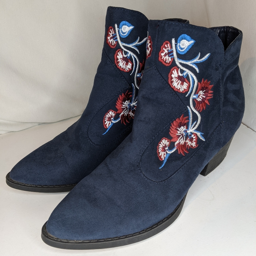 Carlos By Carlos Santana Embroidered Blue  Faux Suede Boots Women's Size‎ 6M